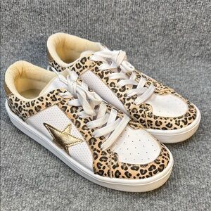 Michael Kors White Leopard Print Sneakers with Gold Star Women’s Size 8